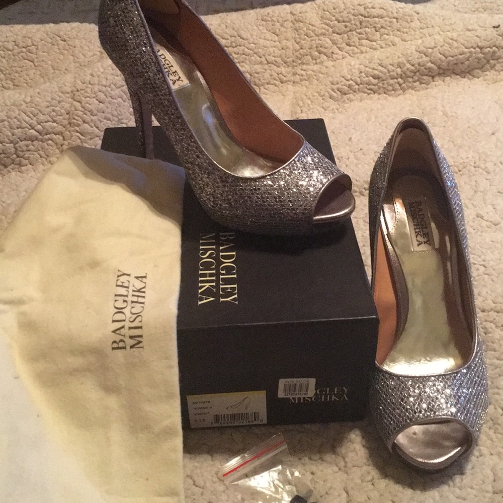 Badgley Mischka silver shoes